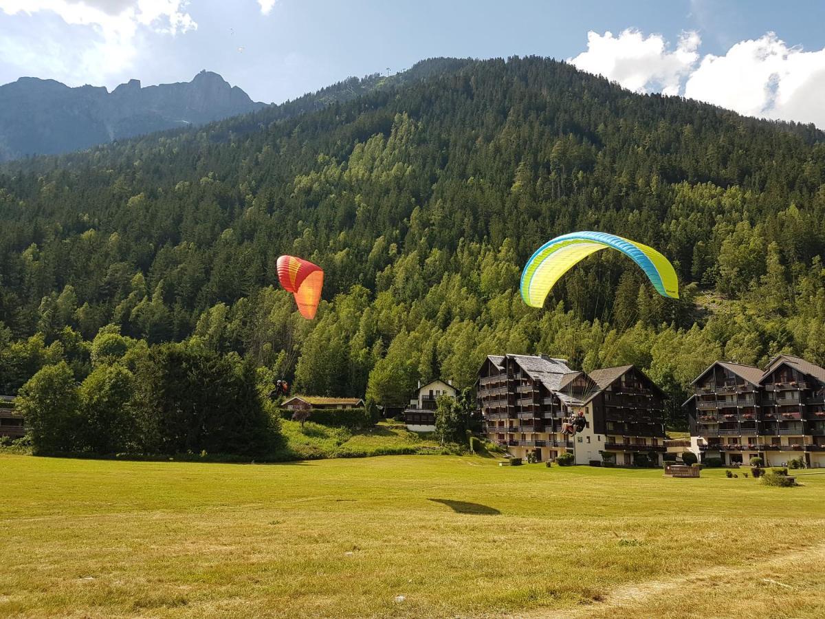 Vue Montblanc Magique En Centre-Ville Avec Parking Chamonix Exterior foto