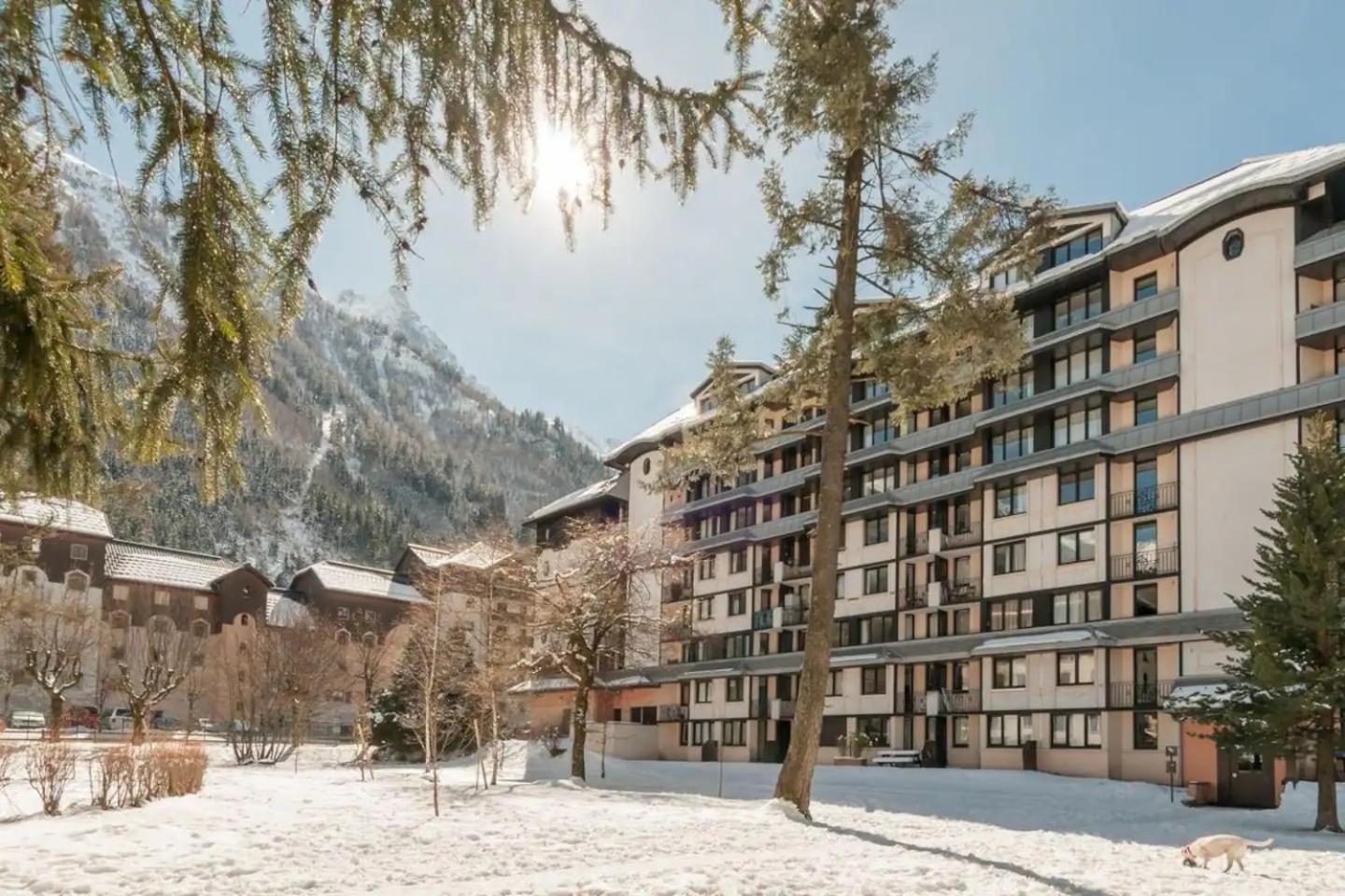 Vue Montblanc Magique En Centre-Ville Avec Parking Chamonix Exterior foto